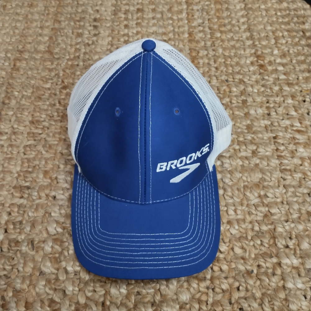 Brooks Sneakers Snap Back Baseball Cap